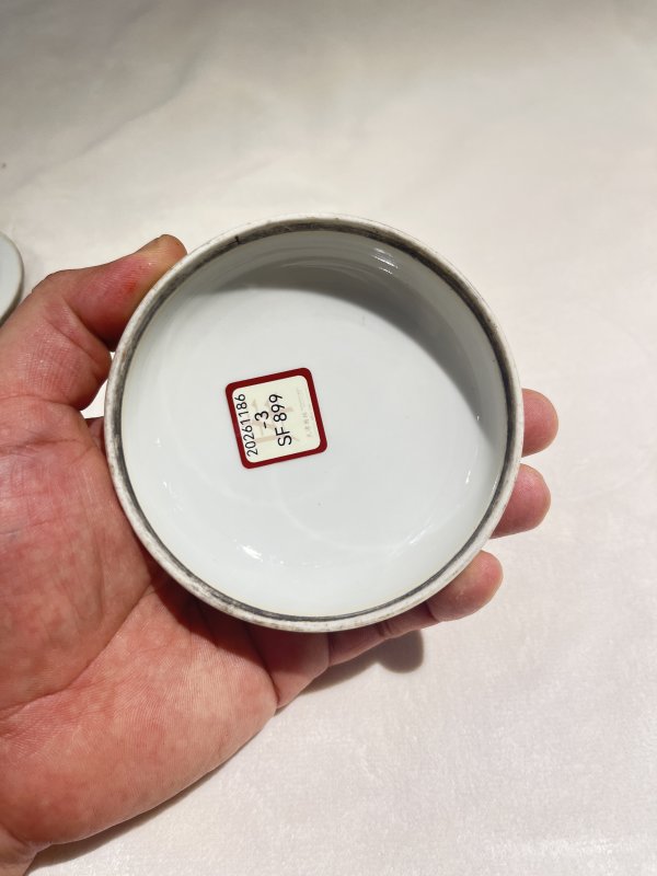 粉彩荷塘花鸟纹盖盒一套 - 图9