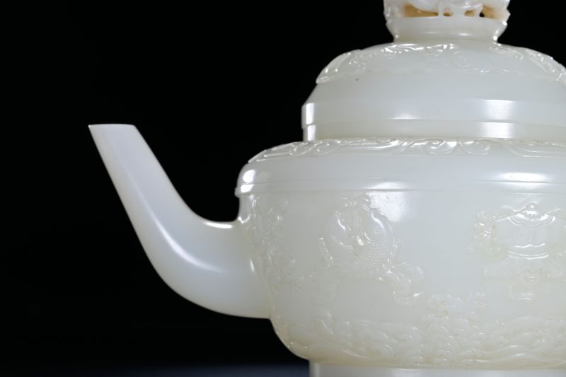 十九世纪 白玉佛八宝纹盘龙钮执壶 - 图4