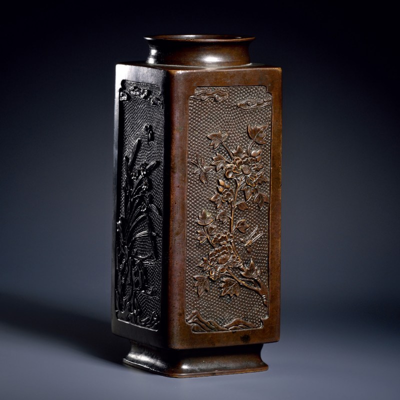 清早期 铜四季花卉图四方琮式瓶