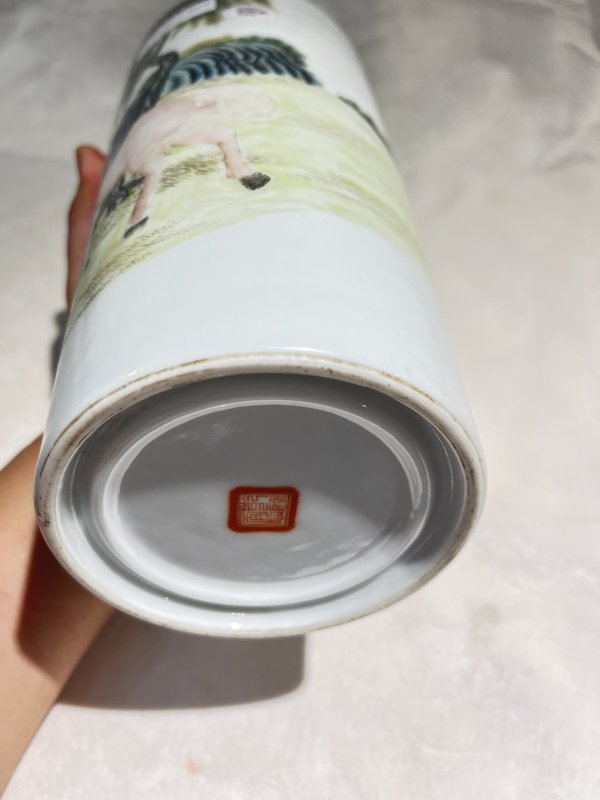 粉彩相马图棒槌瓶 - 图9