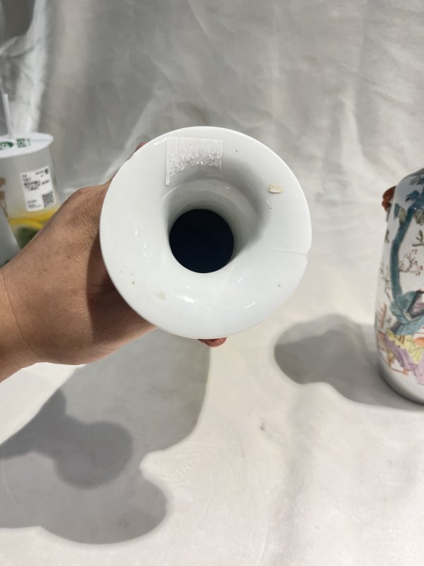 粉彩仕女纹瓶一对 - 图8