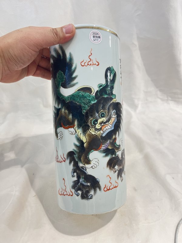 墨彩狮纹帽筒一对 - 图10