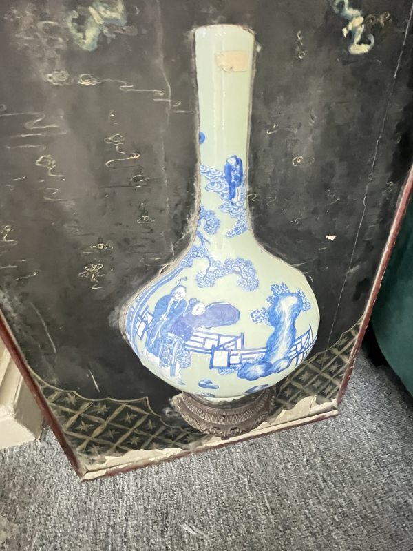 木胎黑漆青花人物纹壁瓶 - 图9