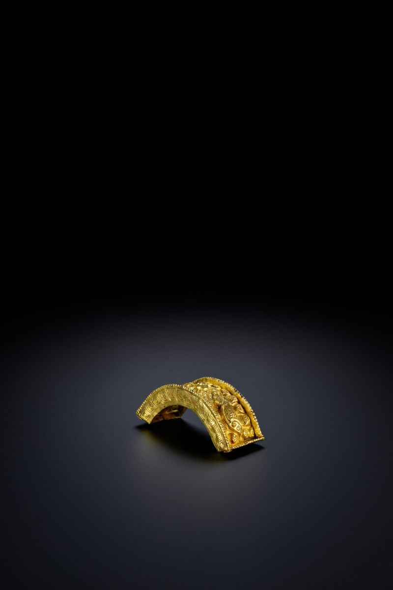 明 金双鱼纹弧形饰 - 图5