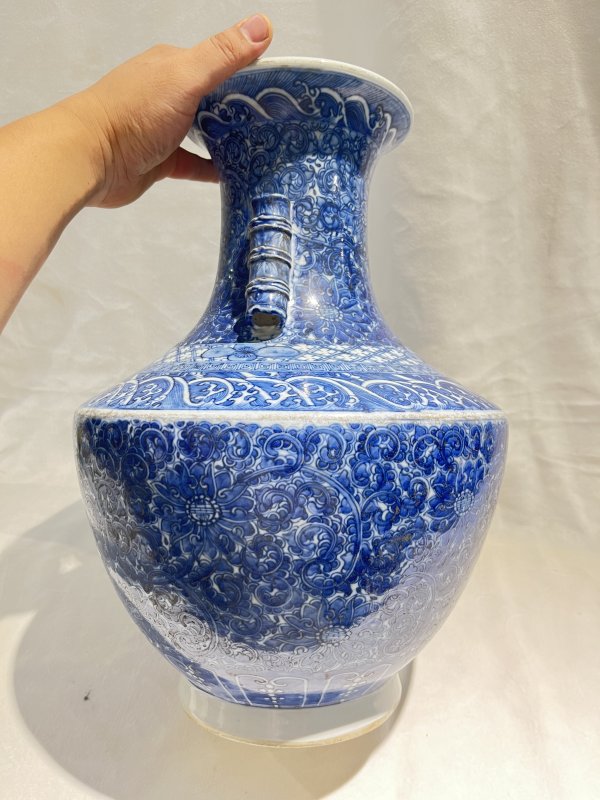 青花缠枝莲纹贯耳尊 - 图4