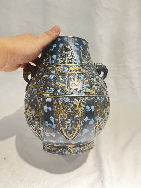 仿古铜彩兽面双耳尊 - 图3