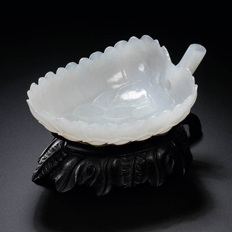 清中期 白玉莲花形吮杯