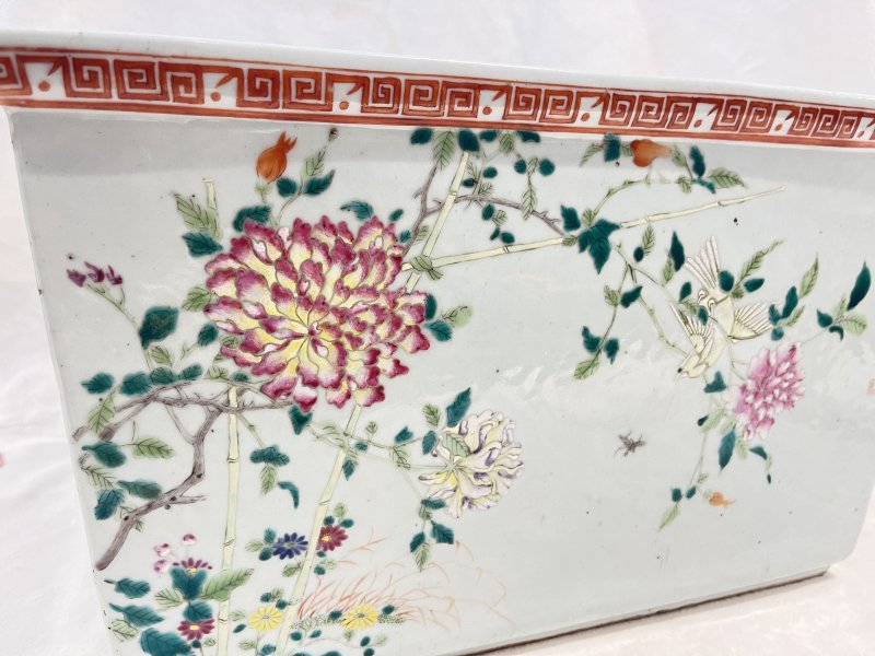粉彩杏林春燕图长方花盆 - 图4