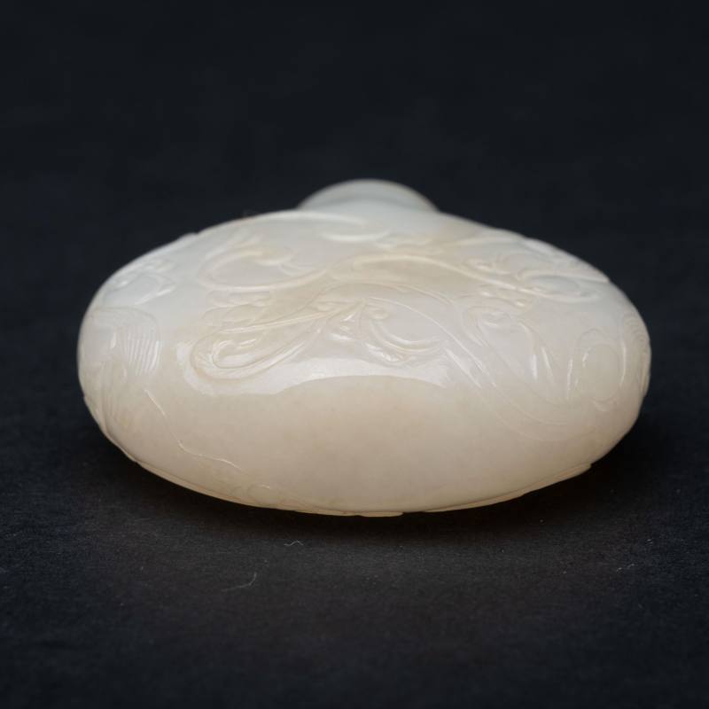    清 螭龍紋白玉鼻煙壺 - 图7