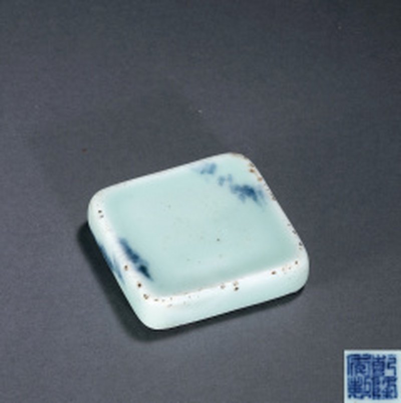 清乾隆 青釉仿石纹釉笔舔