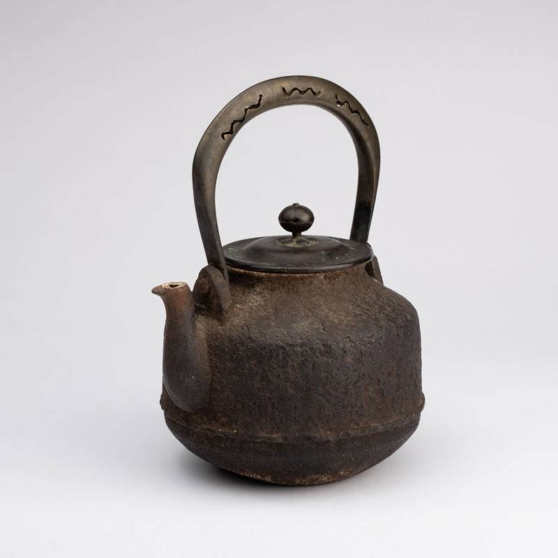    名越製鐵壺