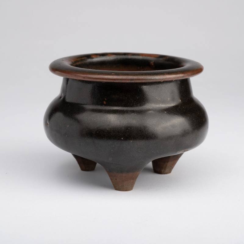    宋 贛州窯黑釉鬲式爐 - 图4