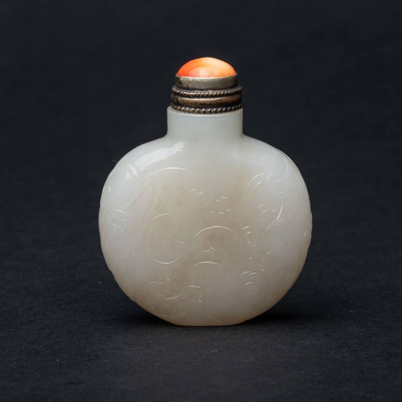    清 螭龍紋白玉鼻煙壺 - 图3