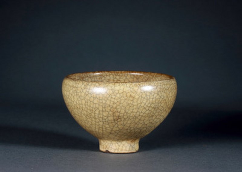明 哥釉敛口莲子杯