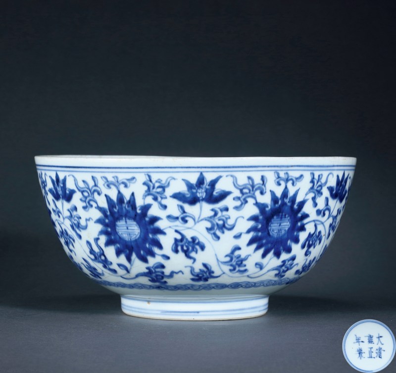 清雍正 青花缠枝花卉大碗 - 图2