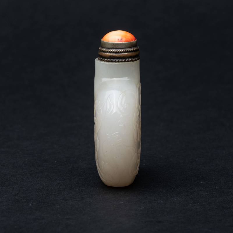    清 螭龍紋白玉鼻煙壺 - 图4