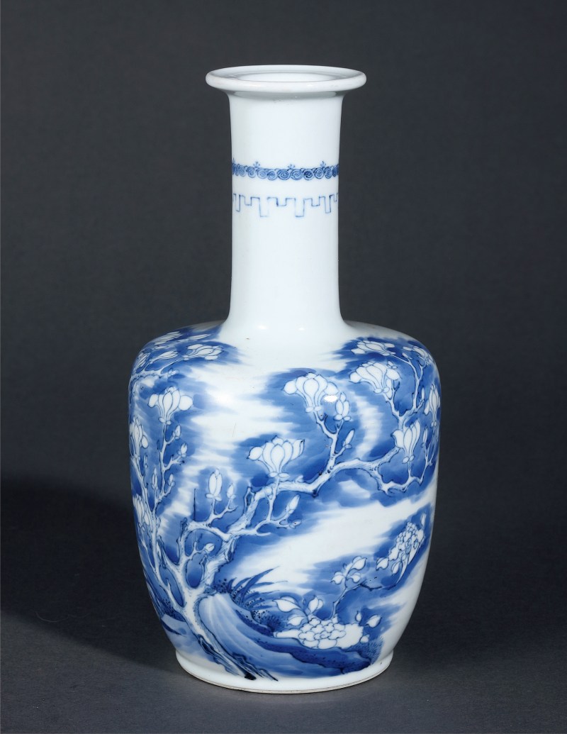清康熙 青花绘玉兰花纹纸槌瓶 - 图2