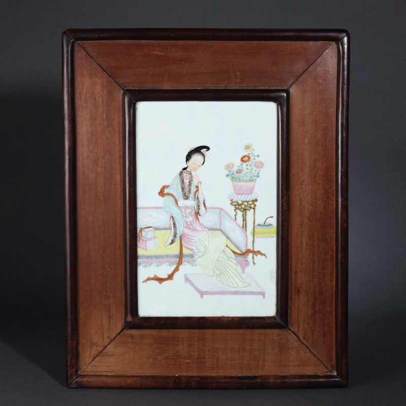 清中期 粉彩侍女休憩图瓷板画 - 图2