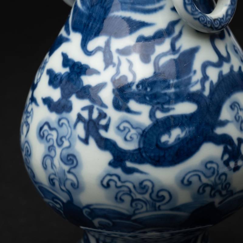    明 嘉靖青花雙耳瓶 - 图8