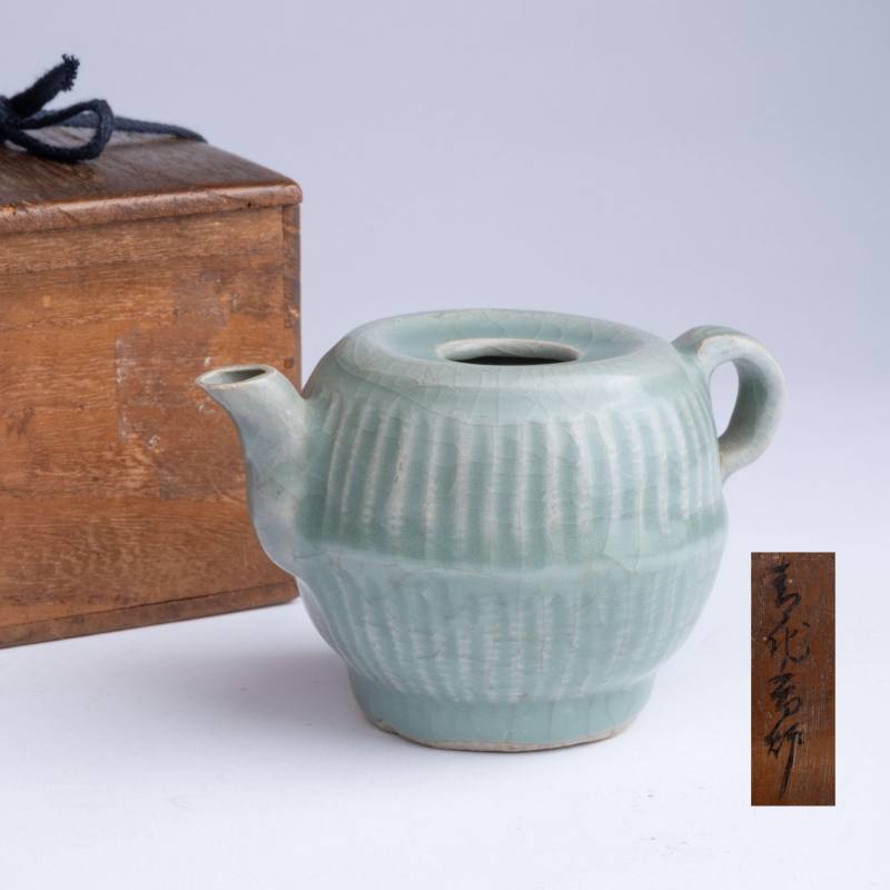    宋 龍泉窯瓜棱壺