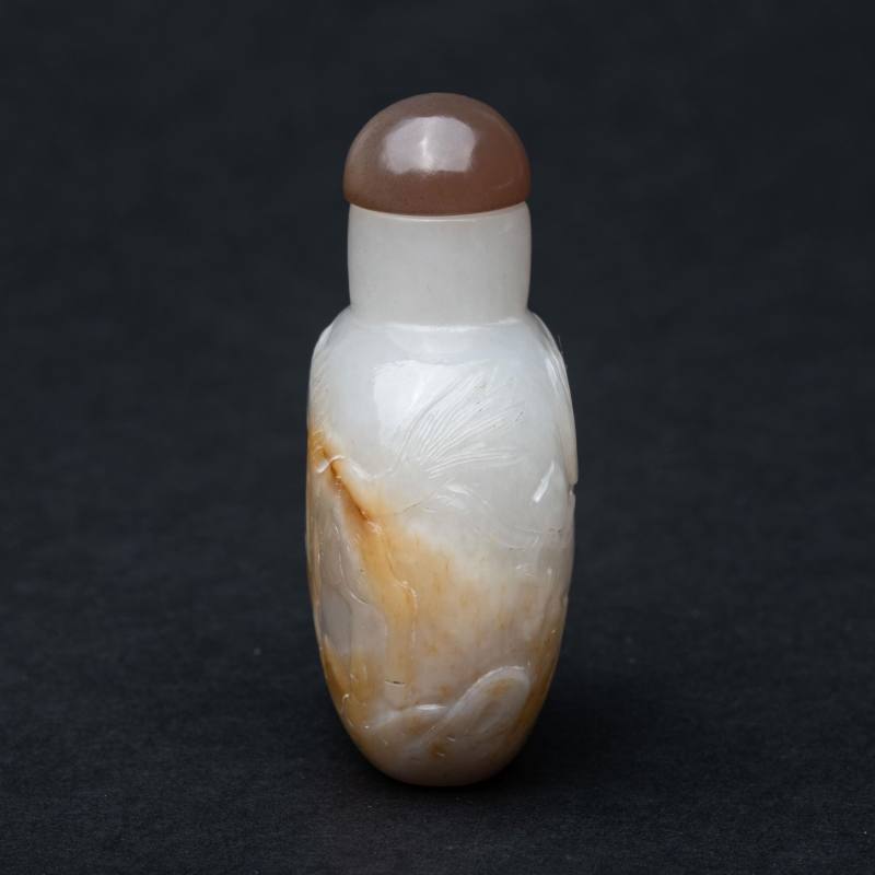    清 白玉雙馬紋鼻煙壺 - 图4