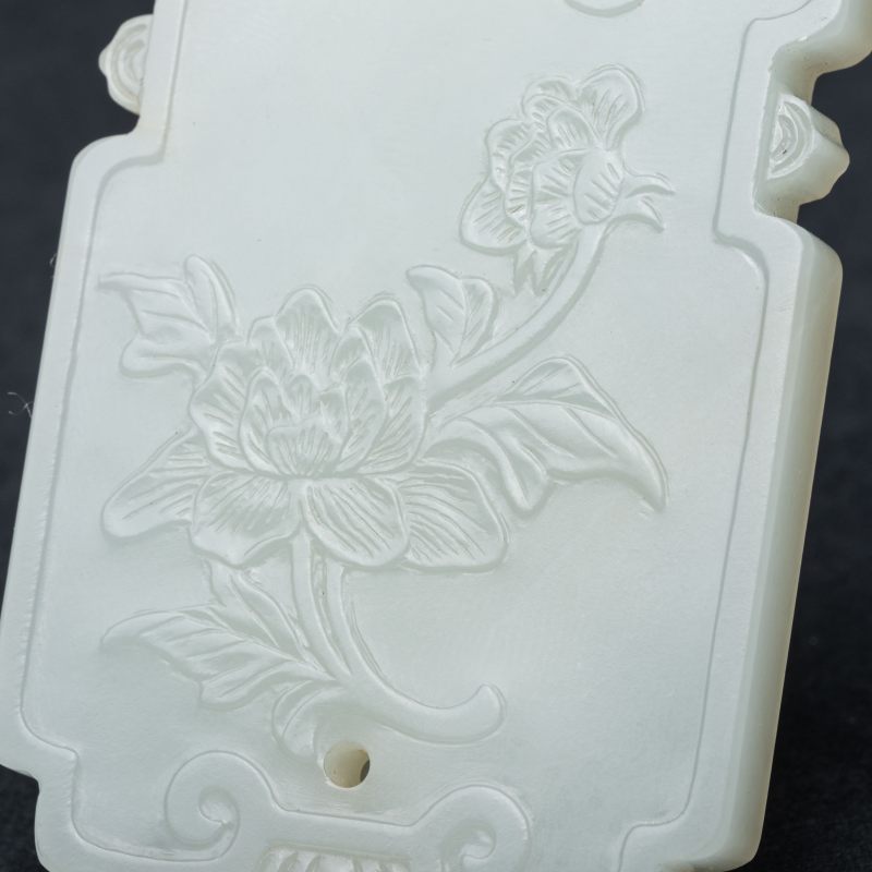    清 鴛鴦花卉白玉牌 - 图8
