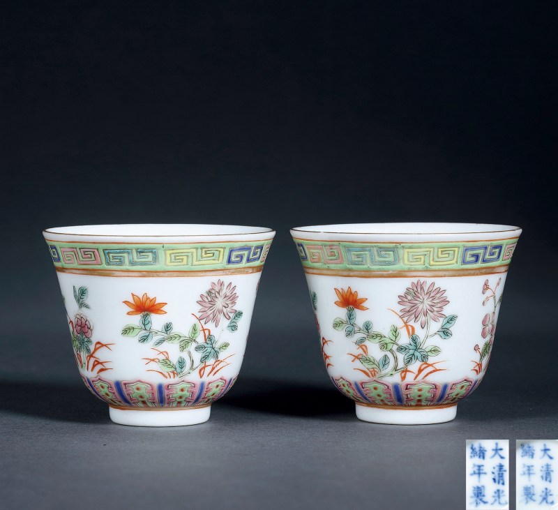 清光绪 粉彩折枝花卉杯一对 - 图2