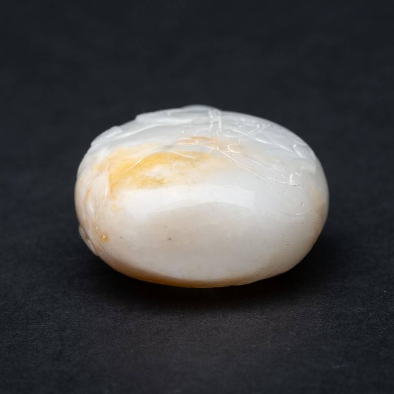    清 白玉雙馬紋鼻煙壺 - 图7