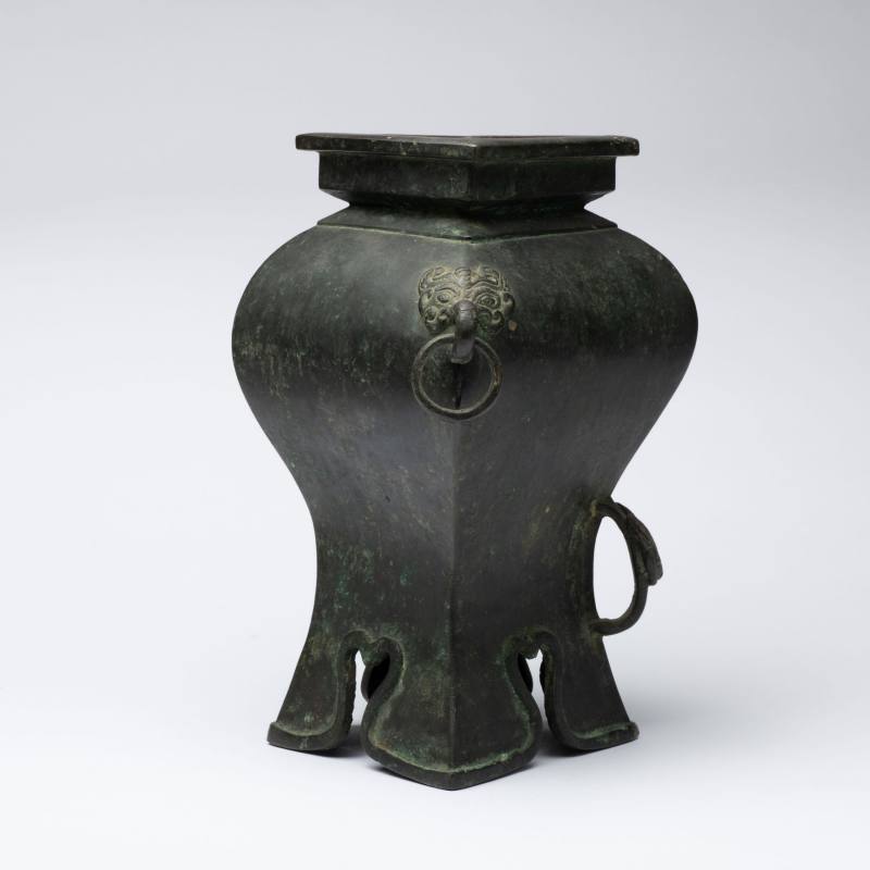    明 菱形鋪首銅壺 - 图2
