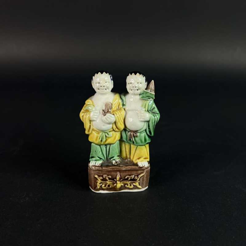 清 素三彩和合二仙塑像