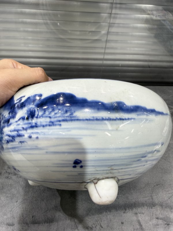 清雍正青花山水楼阁纹三足炉 - 图4
