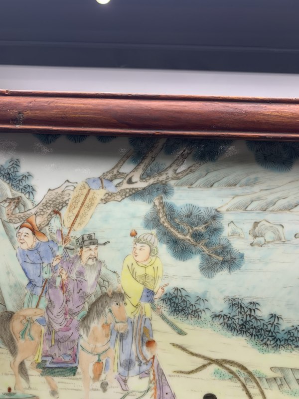 清中期粉彩珠帘寨人物故事图插屏（带木框、木座） - 图12