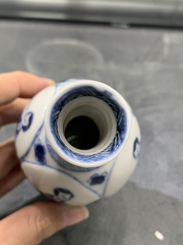 清康熙青花四美图瓜棱小瓶 - 图7