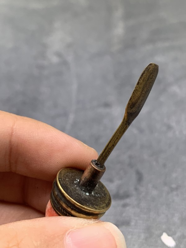 清晚期茶叶末釉鼻烟壶 - 图11