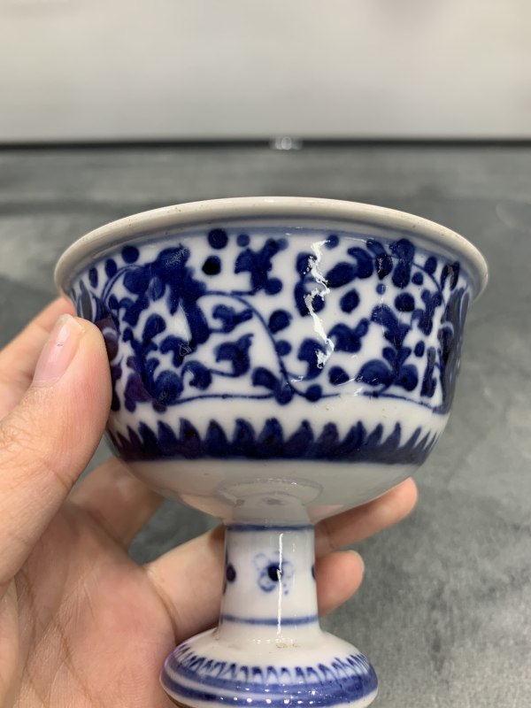 清乾隆青花缠枝花卉纹高足杯 - 图13