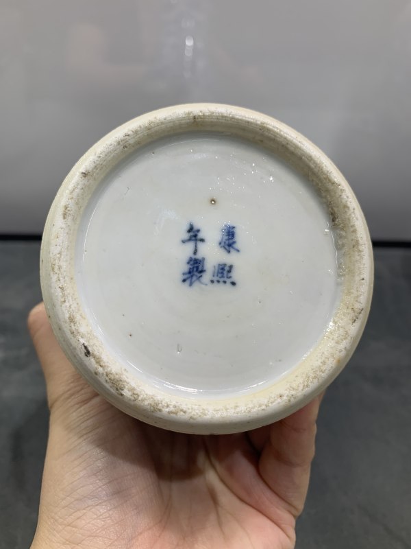 清晚期青花龙穿花狮钮盖瓶 - 图7