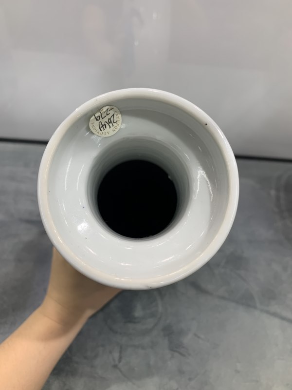 清晚期青花无双谱人物故事纹棒槌瓶 - 图5