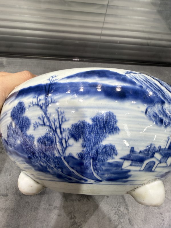 清雍正青花山水楼阁纹三足炉 - 图7