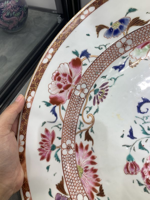 清雍正粉彩描金双犄牡丹纹折沿大盘 - 图6