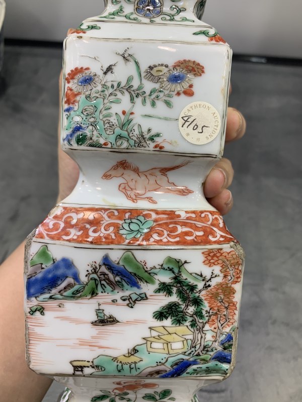 清康熙五彩山水人物天马瑞兽节节高升瓶 - 图9
