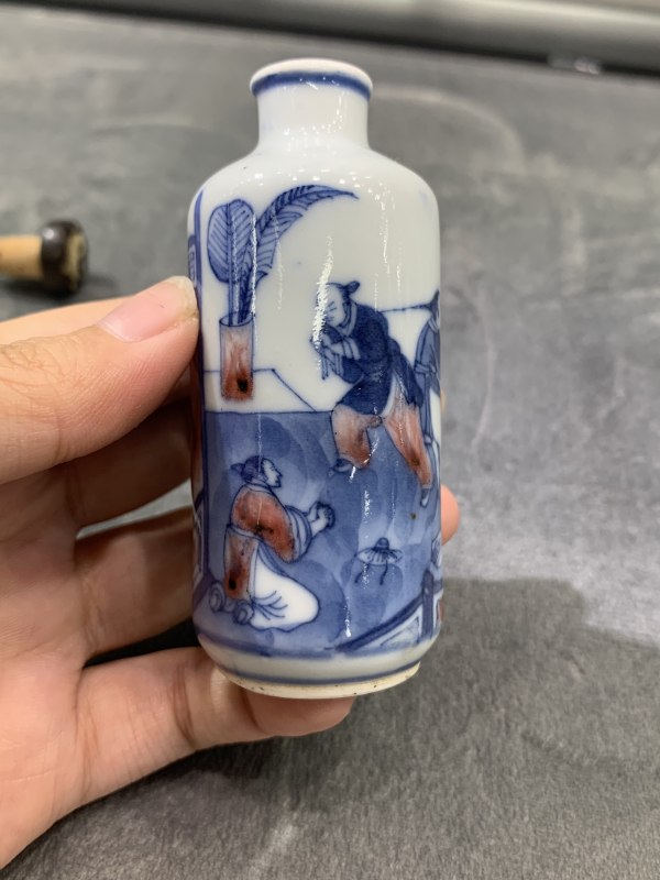清中期青花釉里红杀妻求将图鼻烟壶 - 图8