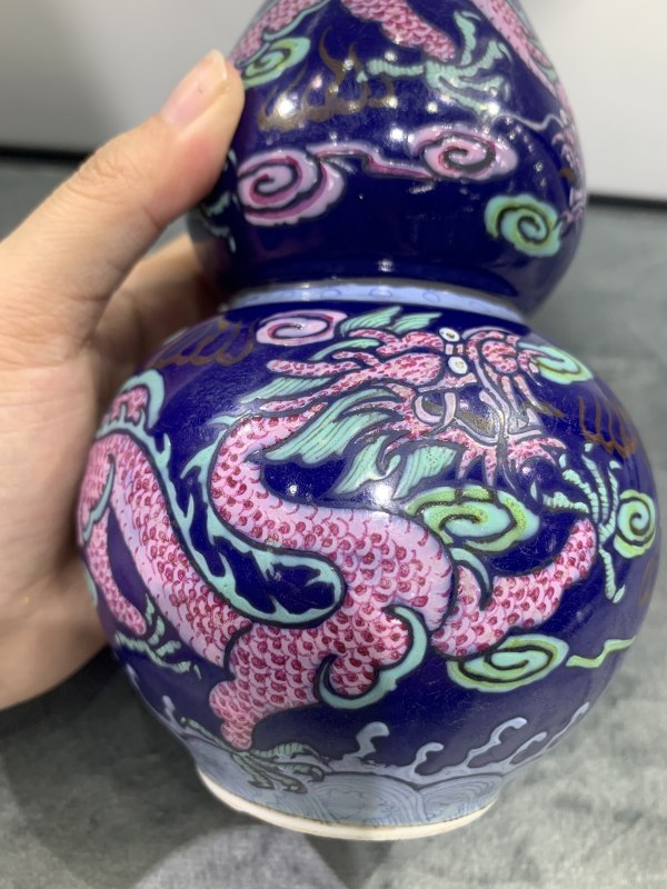 清晚期霁蓝釉粉彩龙纹葫芦瓶 - 图11