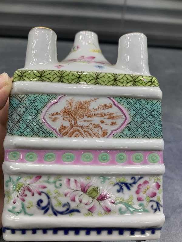 清晚期粉彩开光山水纹五孔花插 - 图8