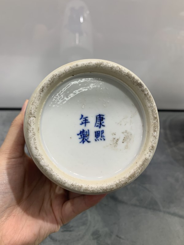 清晚期青花无双谱人物故事纹棒槌瓶 - 图6