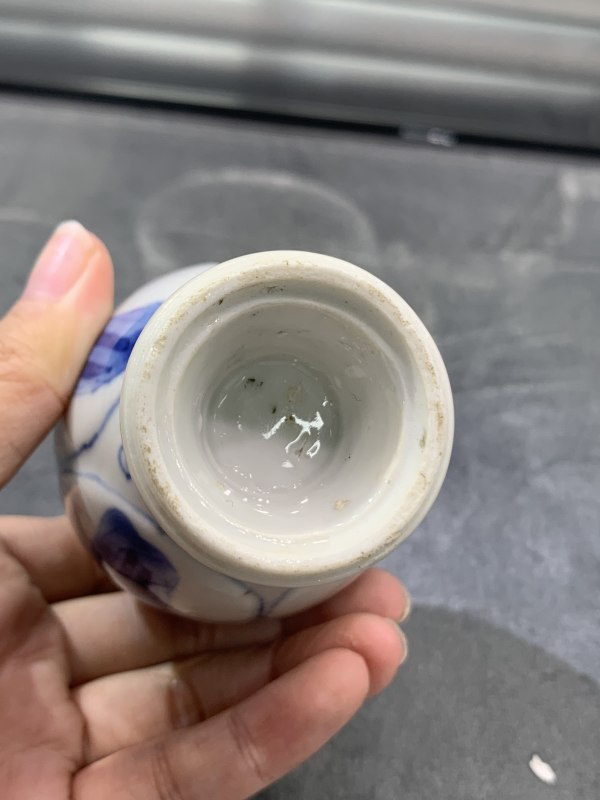 清康熙青花四美图瓜棱小瓶 - 图8
