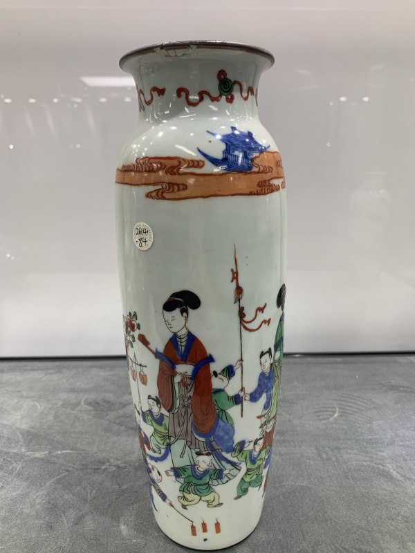 清晚期青花五彩四妃十六子人物故事纹筒瓶 - 图5