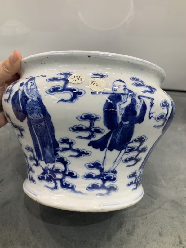 清晚期青花八仙人物故事纹马蹄尊 - 图3