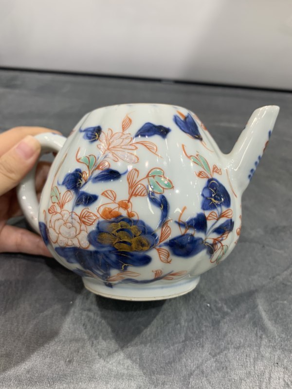 清康熙青花加彩花卉纹瓜棱形壶 - 图5