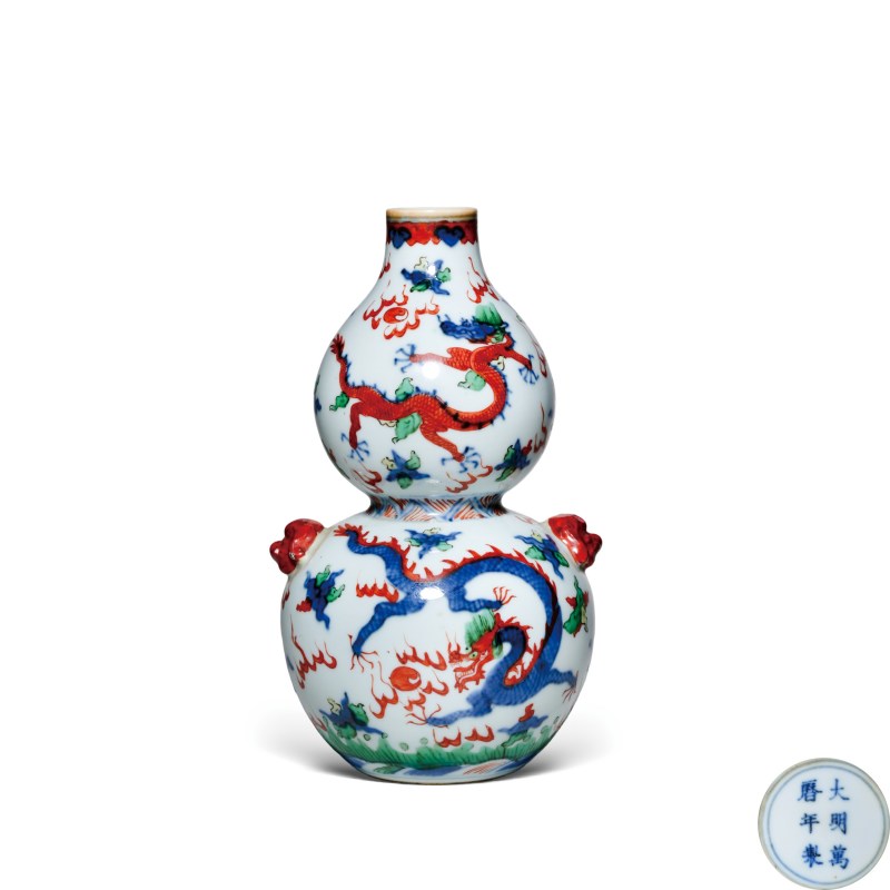 清晚期青花五彩四灵图兽耳葫芦瓶