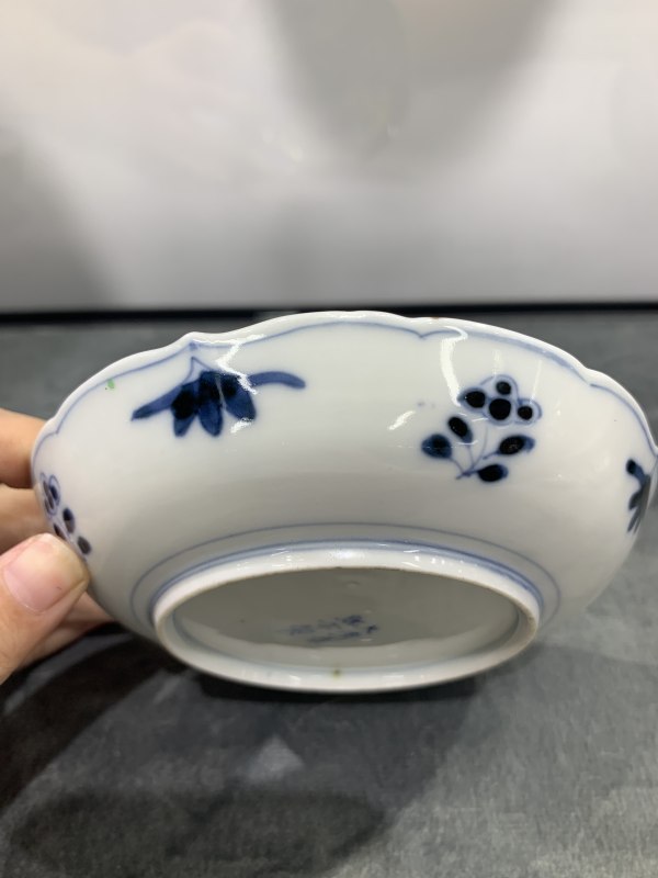 清乾隆青花留白开光粉彩莲花观音纹杯碟一套 - 图14